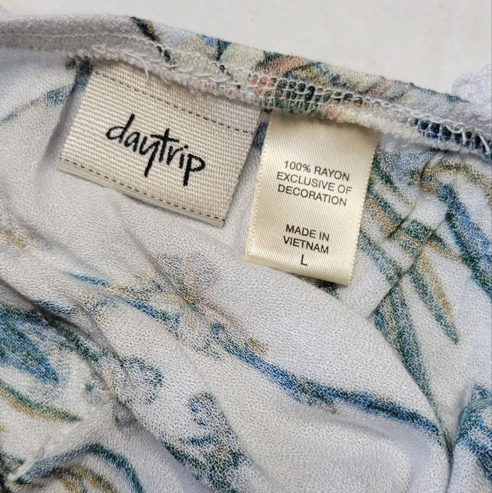 Flutter Sleve Blouse - Picture 3 of 3